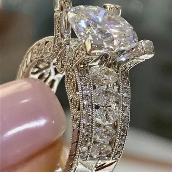 New White Sapphire Ring - Picture 2 of 2